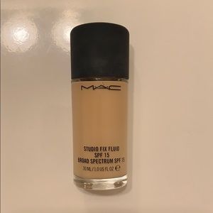 MAC NC15 studio fix fluid foundation!